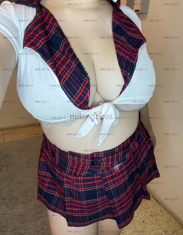 FOTOS DE SENSUAL CHICA DISPUESTA A CUMPLIR TUS FANTASÍAS