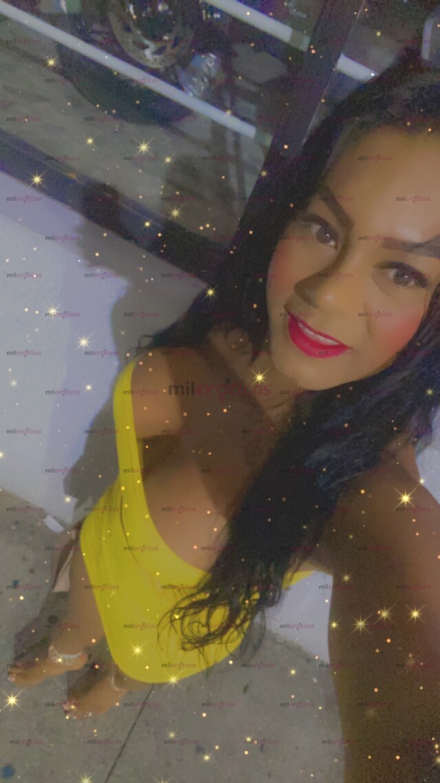 FOTOS DE MORENA COMPLACIENTE Y DOTADA DISPUESTA A COMPLACERTE