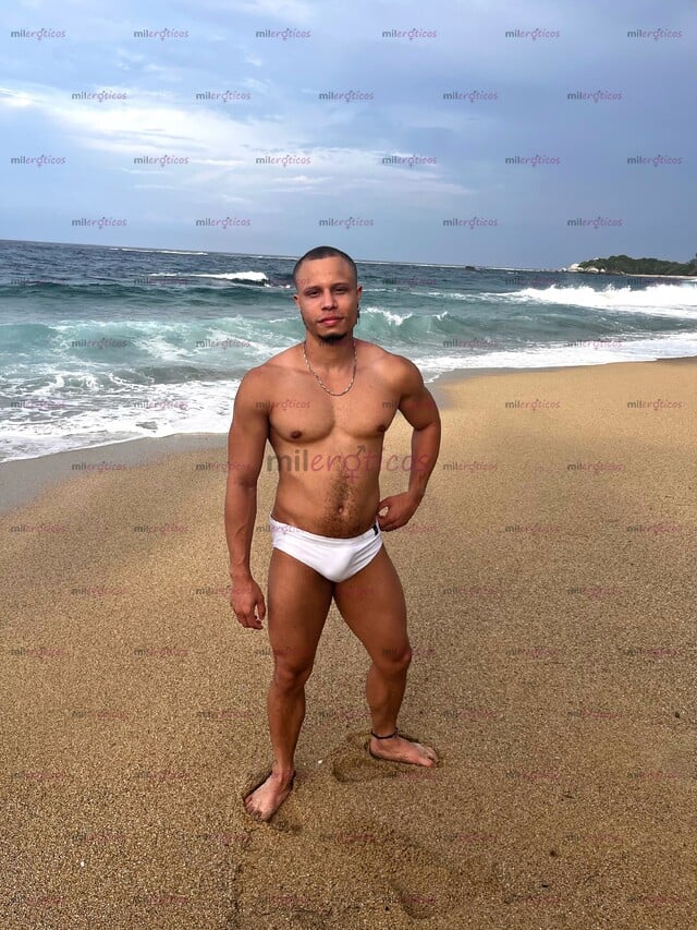 FOTOS DE BUENA POLLA Y NALGAS. MACHO ATLÉTICO Y MORBOSO