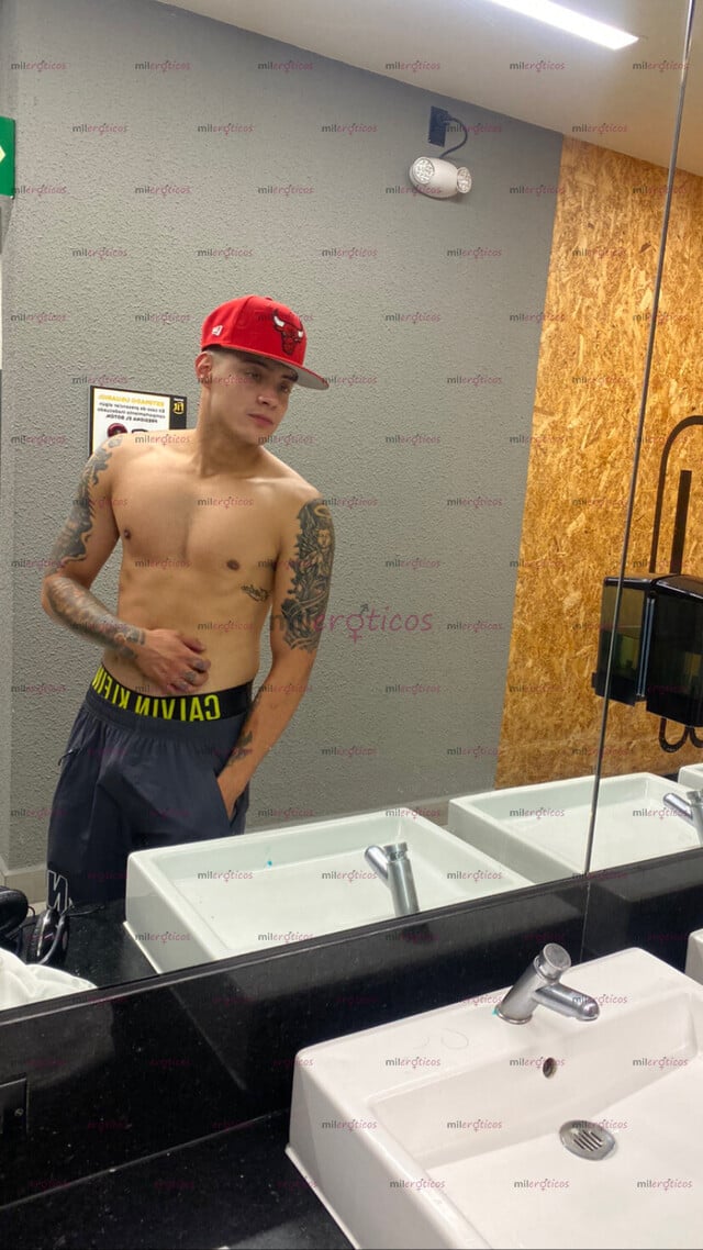 FOTOS DE CKAKAL CON 20 CM DE VERGA TATUADO EN TU CIUDAD LISTO PARA PREÑARTE EL CULO