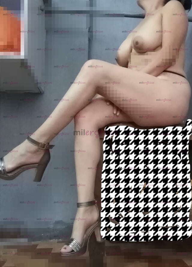 FOTOS DE BEATRIZ LA MAS CACHONDA Y SEXI PUTITA SOLO PARA TI BB