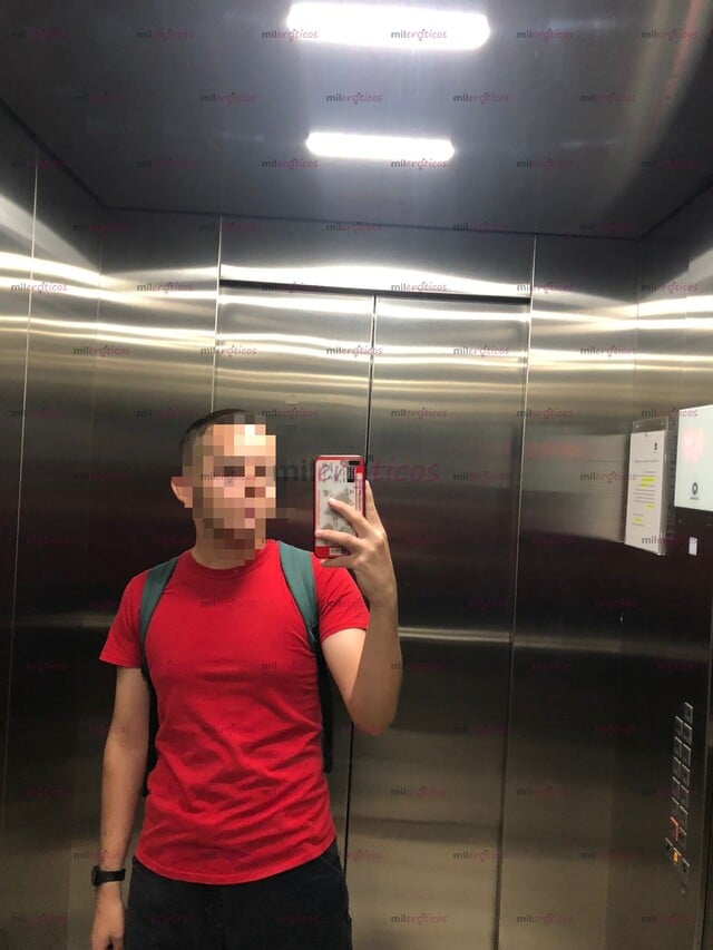 FOTOS DE CHICO PASIVO, TWINK Y FETICHISTA, DISPUESTO A CUMPLIR TUS FANTASÍAS