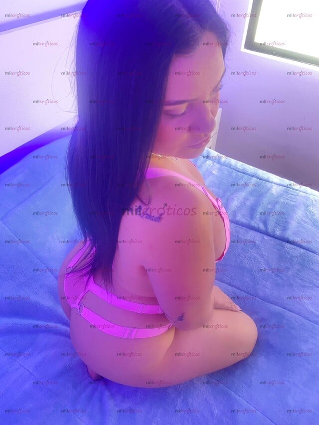 FOTOS DE PROMO VOLUPTUOSA NENA , OJOS VERDES CULONA Y TETONA PELI NEGRA