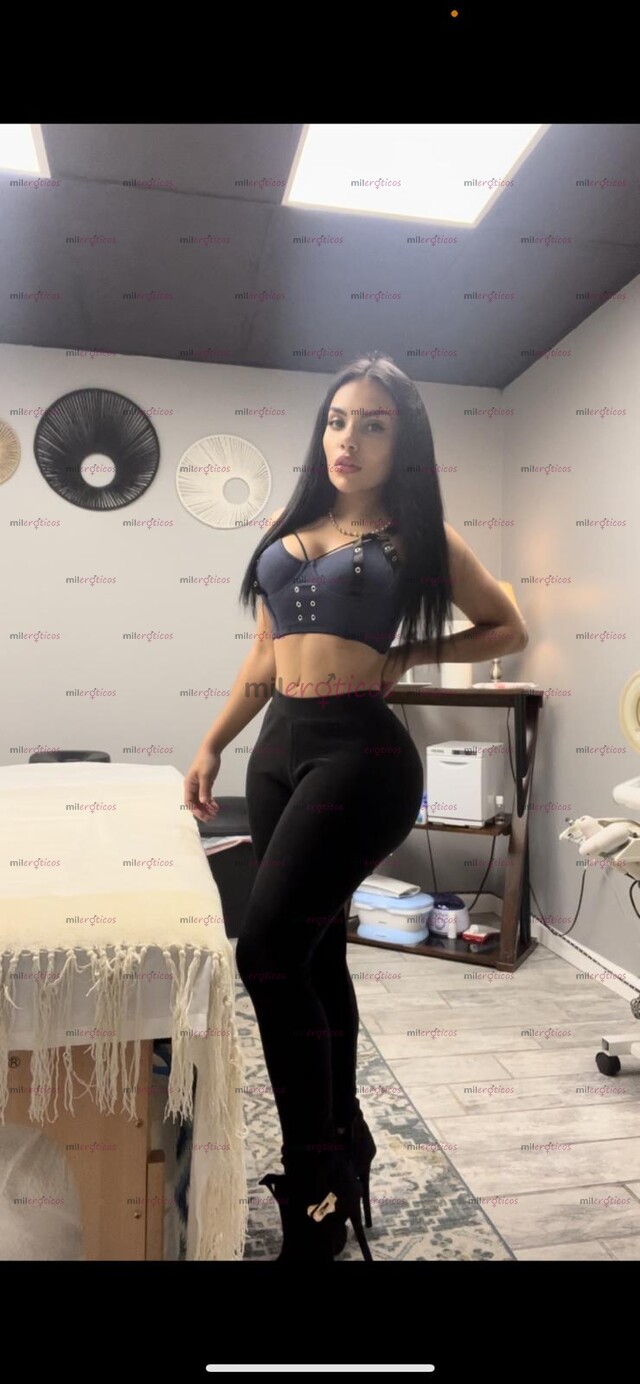 FOTOS DE HERMOSA Y ATRACTIVA CHICA SENSUAL DISPUESTA A COMPLACERTE