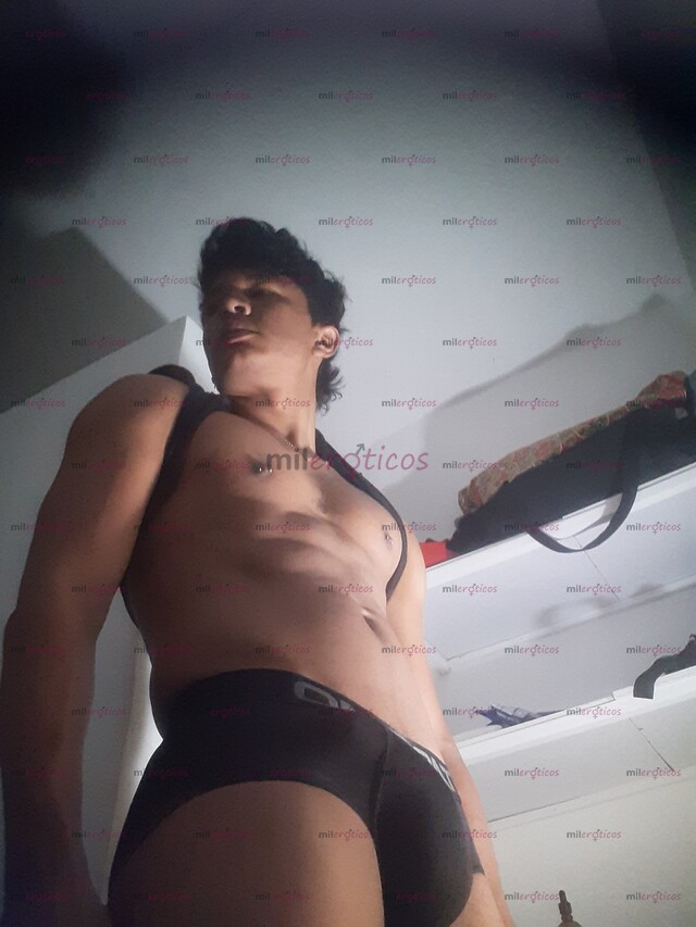 FOTOS DE MORENO ACTIVO Y COMPLACIENTE , MORBOSO Y SEXUAL