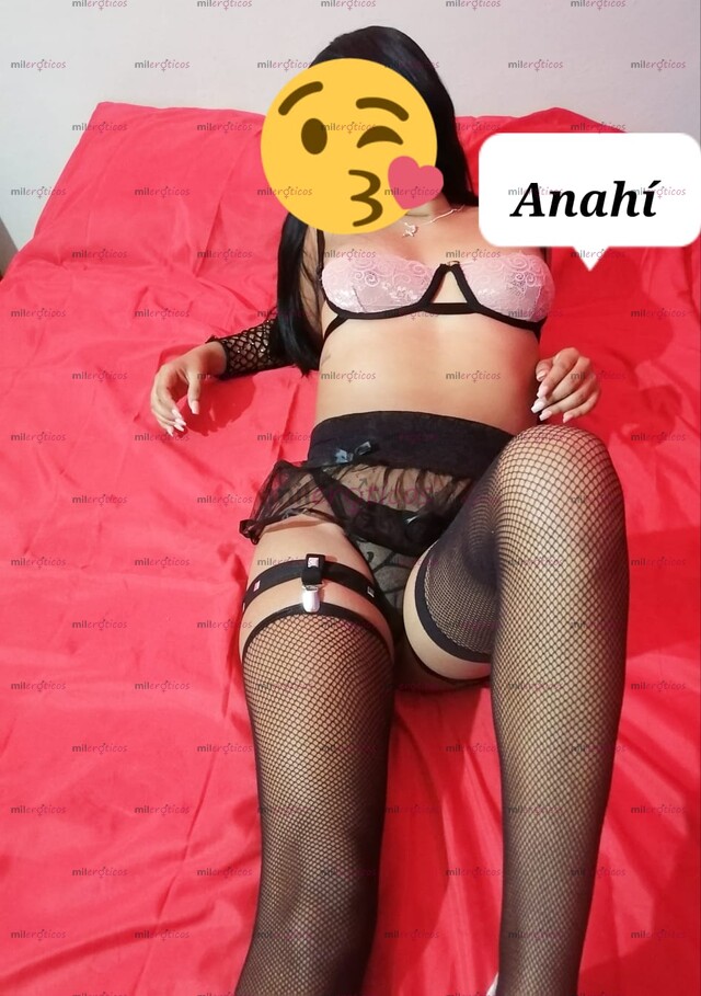 FOTOS DE ANAHI SEXI COMPLACIENTE Y MUY PUTA EN LA CAMA AMOR