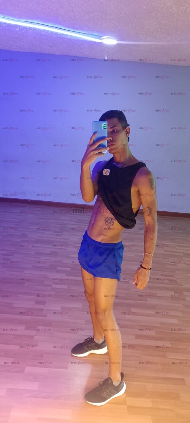 FOTOS DE CHICO LATINO SEXY Y MUY CALIENTE NUEVO EN LA CIUDAD