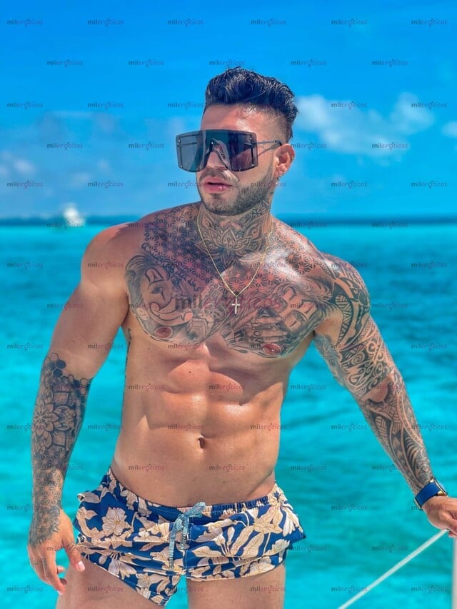 FOTOS DE SCORT COLOMBIANO ACTIVO Y VARONIL POR POCOS DIAS EN TU CIUDAD !!
