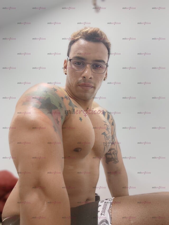 FOTOS DE MORBOSO SENSUAL EN LA CAMA FULL COMPLACIENTE DISPUESTO A TODO
