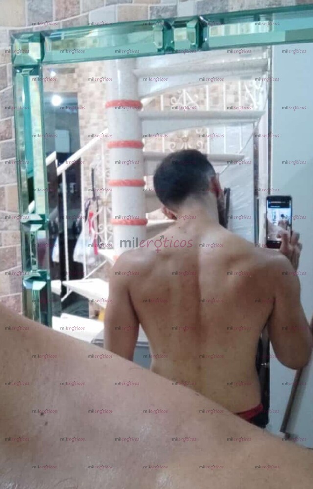 FOTOS DE JOVEN ARRECHO QUIERE FOLLAR Y GRABAR CONTENIDO.