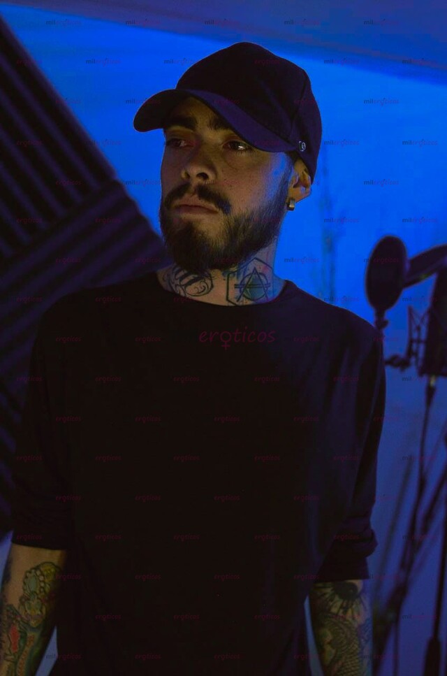 FOTOS DE FLACO TATUADO, 26 AÑOS, VARONIL Y 22CM DE PLACER