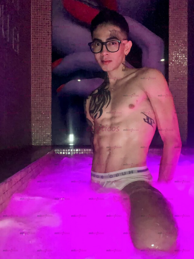 FOTOS DE JOVEN TATUADO SEXY Y CALIENTE YA EN TU CIUDAD