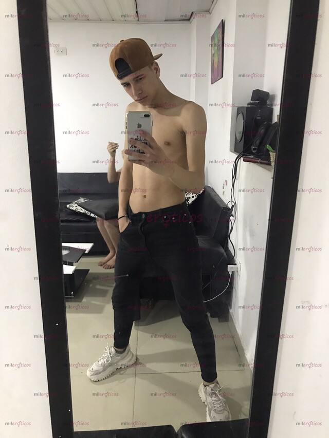 FOTOS DE POLLO VERGON 20 AÑOS CON 22CM DE VERGA FUL ARRECHO