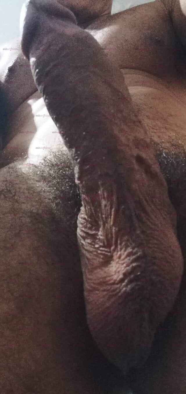 FOTOS DE JOVEN GIGOLO EDUCADO Y ARDIENTE EN LA CAMA CON GANAS DE LLENARTE DE PLACER