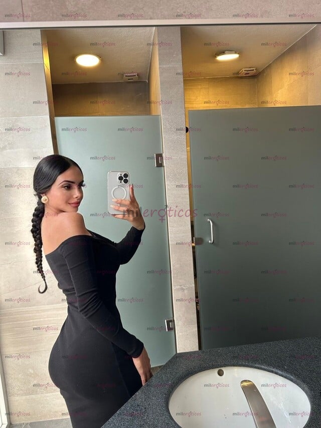 FOTOS DE LA ICÓNICA SASHA MONTENEGRO TRATO DE NOVIOS REALES BESOS CARICIAS