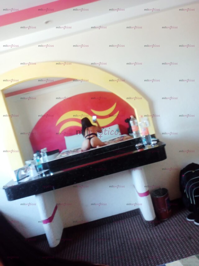 FOTOS DE NO SEAS TÍMIDO, Y DAME LECHE. ESTA ZORRA ESTA SEDIENTA.