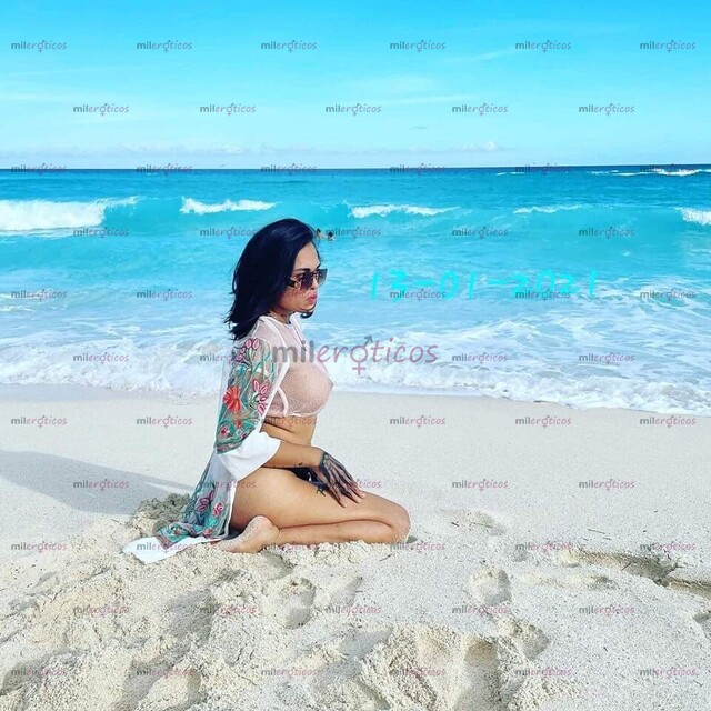FOTOS DE DELICIOSA JOVENCITA CON 22 AÑOS DE EDAD Y UN DELICIOSO CARAMELO SOLO PARA TI
