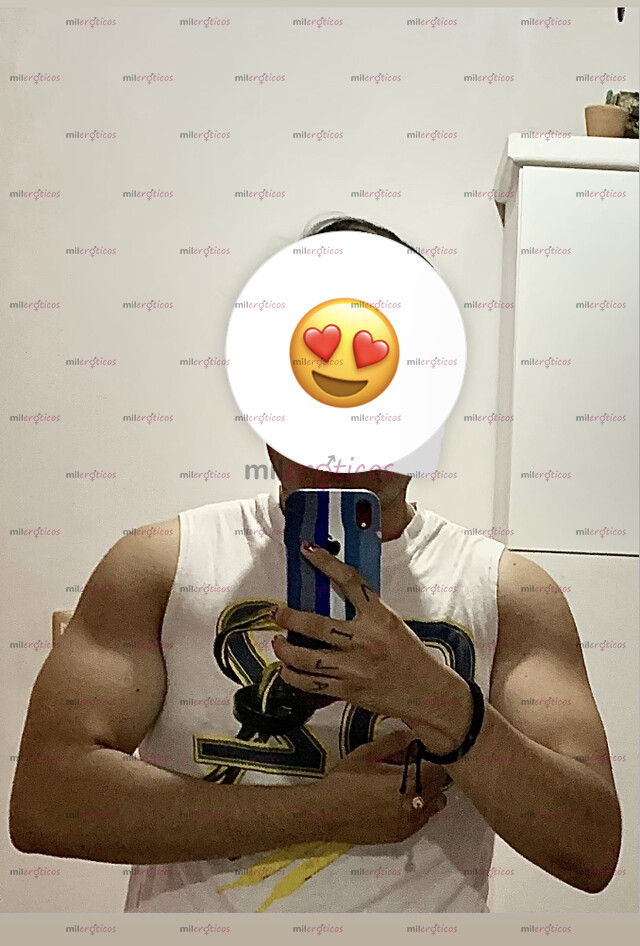 FOTOS DE JOVEN HOMBRE CON SERVICIO PRÁCTICAMENTE GRATIS