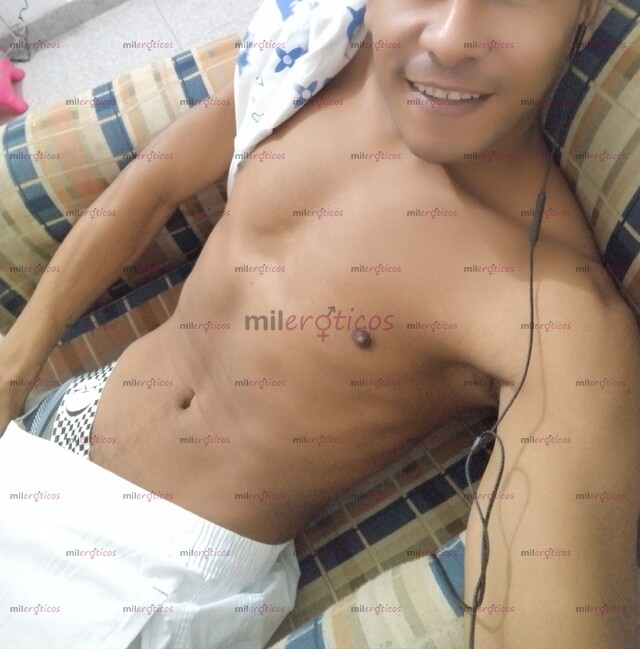 FOTOS DE HERMOSO POLLO MORENO DOTADO ACUERPADO LECHERO