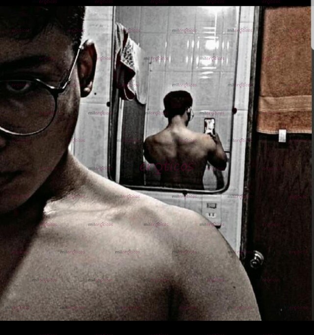 FOTOS DE JOVEN ESTUDIANDO DISPUESTO A COMPLACERTE