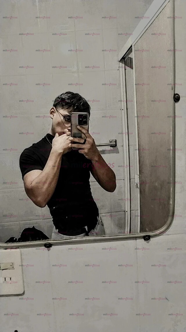 FOTOS DE JOVEN ESTUDIANDO DISPUESTO A COMPLACERTE