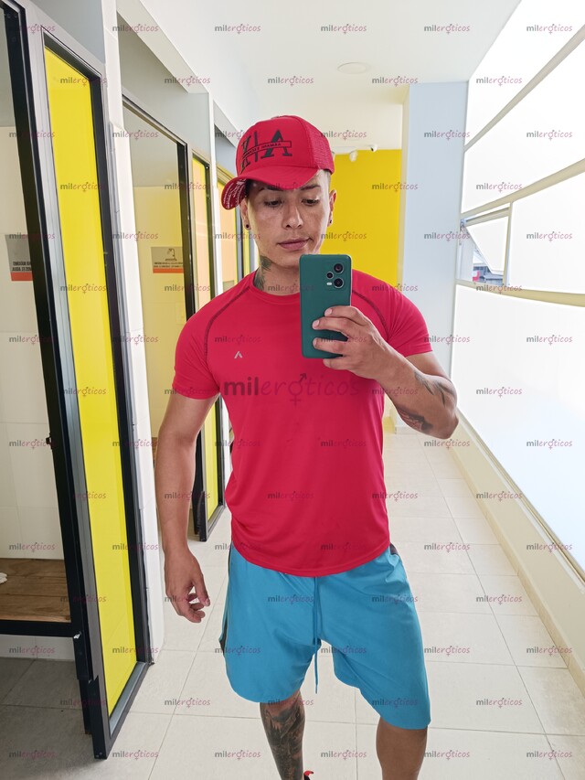 FOTOS DE HOMBRE BISEXUAL RESERVADO... SOY MIGRANTE EN SU PAÍS BUSCANDO AYUDA...