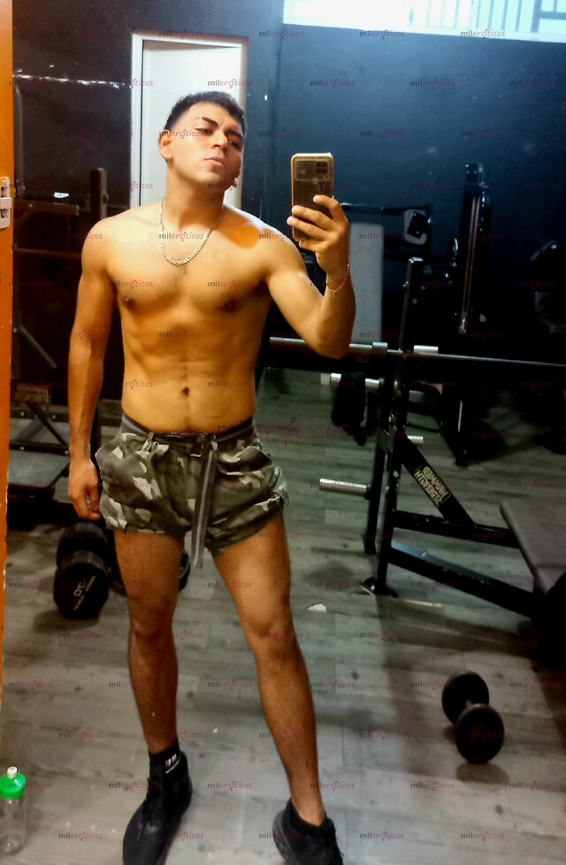 FOTOS DE HOLA MI NOMBRE ES URIEL PASEMOS RICOS MOMENTOS!