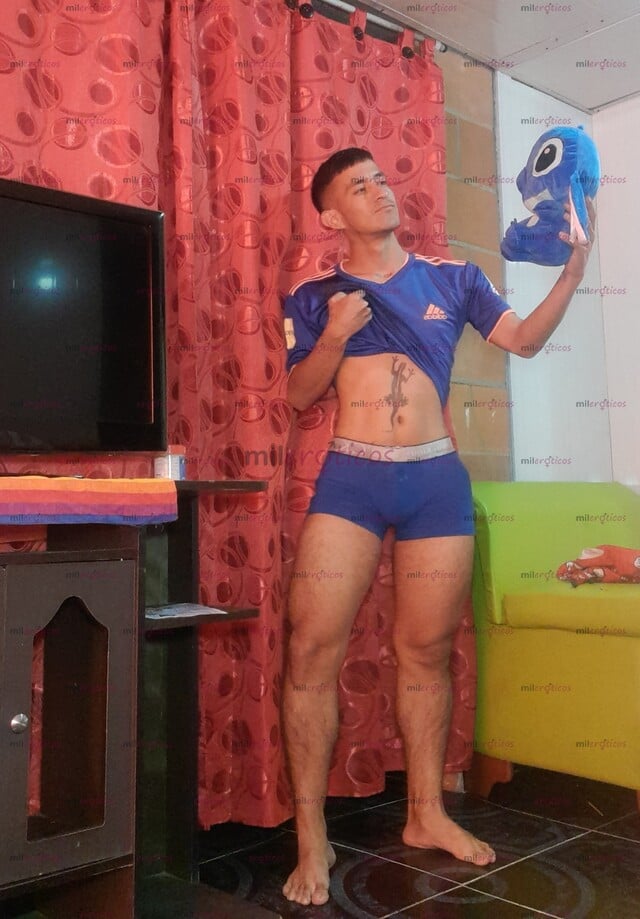 FOTOS DE JOVEN ALTO TRIGUEÑO CULON FUGOSO TATUADO FULL MORBOSO Y CALIENTE