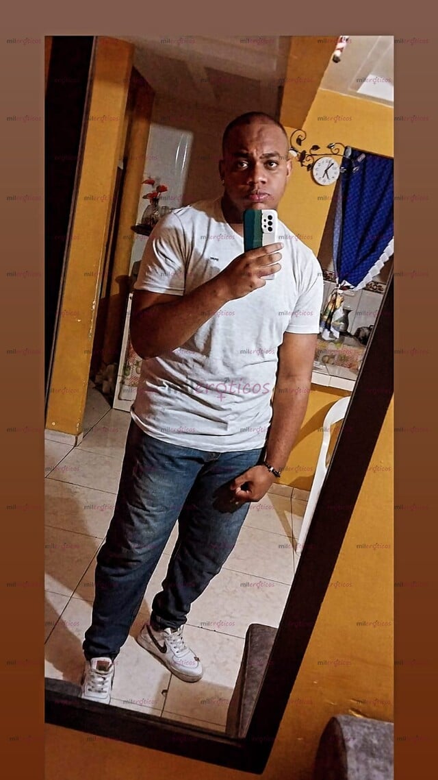 FOTOS DE HOLA SOY ANDRES UN JOVEN MUY DISCRETO CON GANAS DE SACARTE DE LA RUTINA