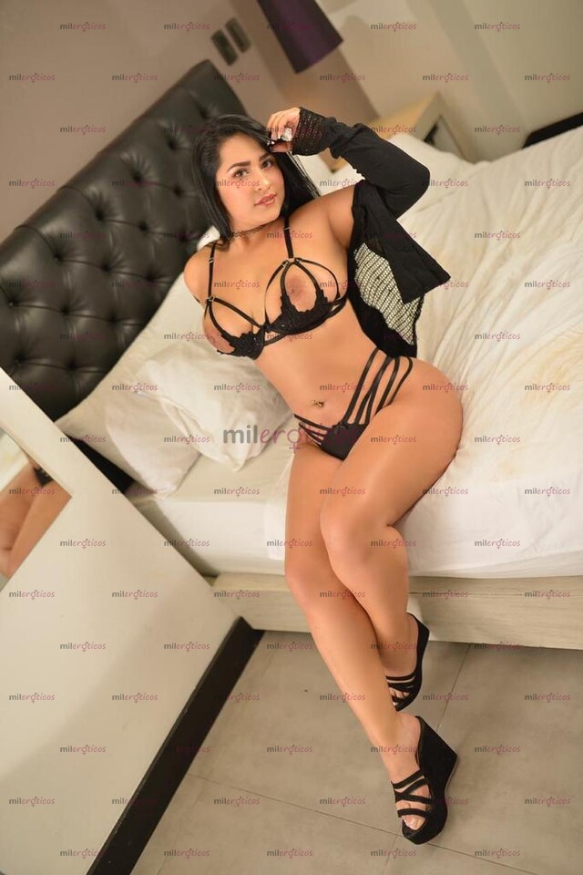 FOTOS DE CALIENTE, HERMOSA Y SENSUAL. APRETADITA Y CON CULO EXQUISITO