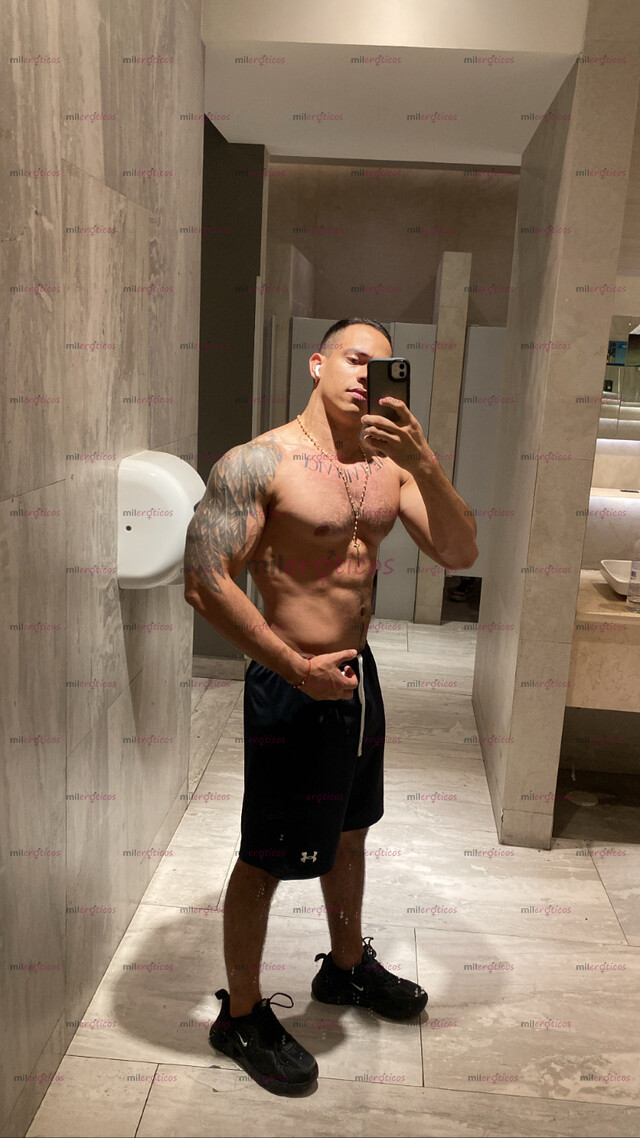 FOTOS DE COLOMBIANO DE GYM CON POLLA GRANDE RECIÉN LLEGADO