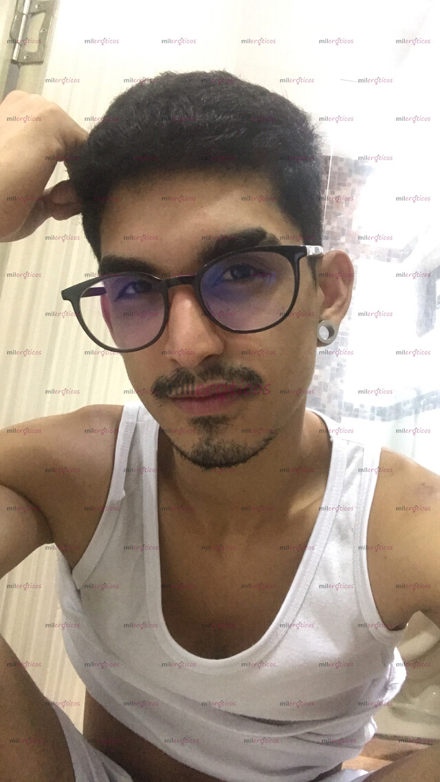 FOTOS DE 2 CHICOS DISPUESTO A TRÍO O LO QUE QUIERAN VERGONES 20CM Y 22CM LECHEROS