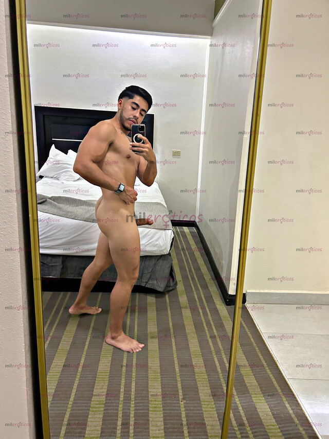 FOTOS DE IKER CHICO DEPORTISTA, MORBOSO Y CALIENTE. DISPUESTO A PASARLA RICO CONTIGO