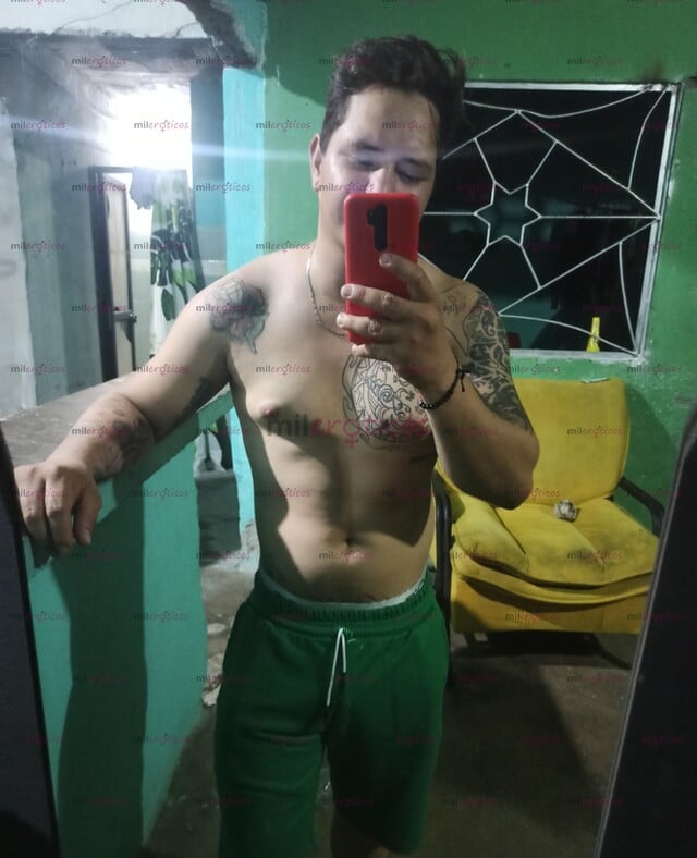 FOTOS DE HOMBRE JOVEN TIERNO CARIÑOSO CON GANAS DE HACERTE JUGAR NO LO PIENSES