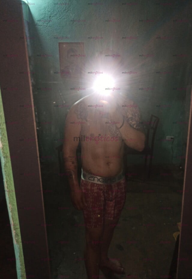FOTOS DE HOMBRE JOVEN TIERNO CARIÑOSO CON GANAS DE HACERTE JUGAR NO LO PIENSES