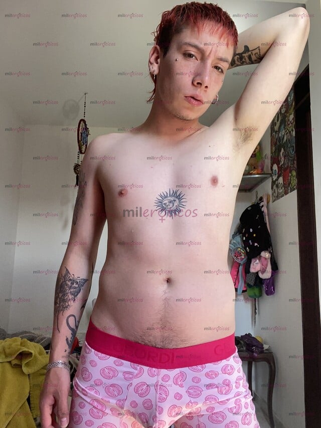 FOTOS DE JOVEN CALIENTE Y MUY ARRECHO DISPUESTO A HACERTE PASAR INCREÍBLE
