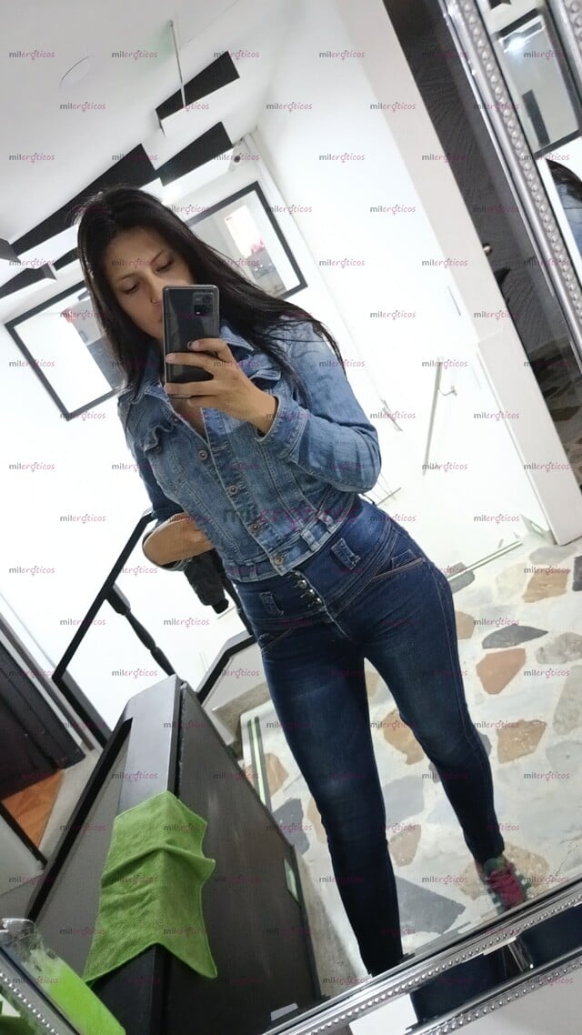 FOTOS DE SOY UNA MAMACITA CALIENTE CON GANAS DE COMPLACERTE Y TENGO 23 AÑITOS.