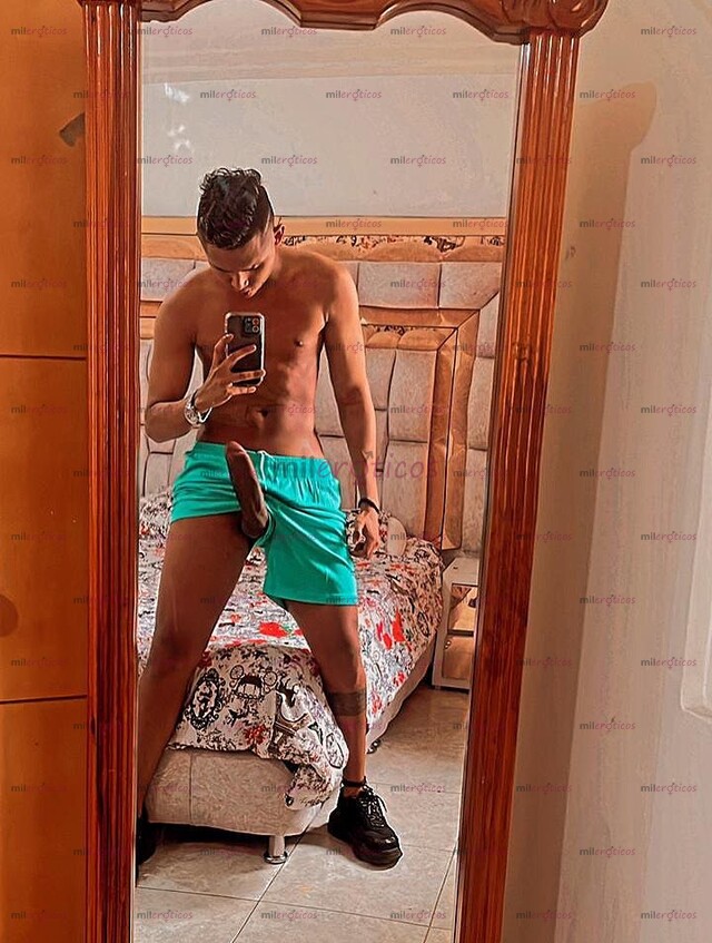 FOTOS DE MORENO DOTADO DE 1.86 Y 23CM DE PLACER CONÓCEME