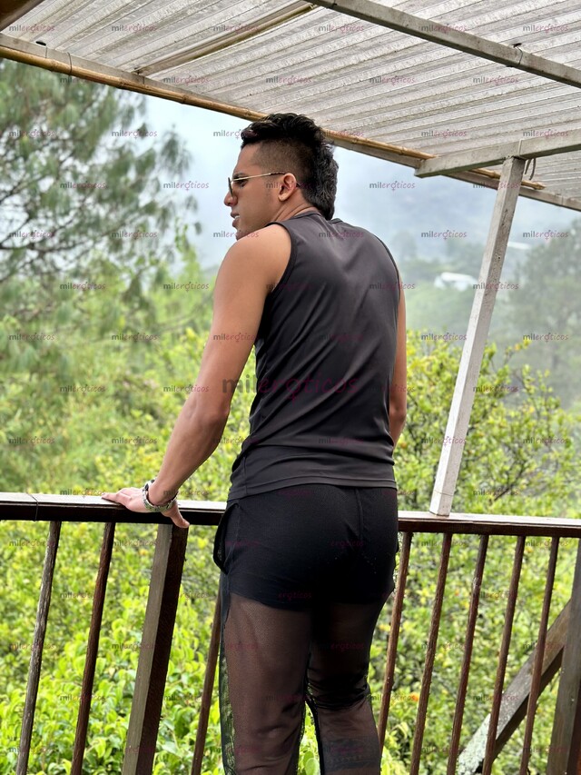 FOTOS DE MORENO DOTADO DE 1.86 Y 23CM DE PLACER CONÓCEME