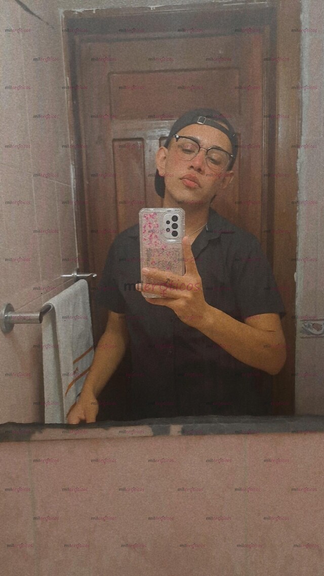 FOTOS DE BUSCAS DIVERSIÓN AQUI VERSATIL DELGADO COMPLACIENDO TUS DESEOS