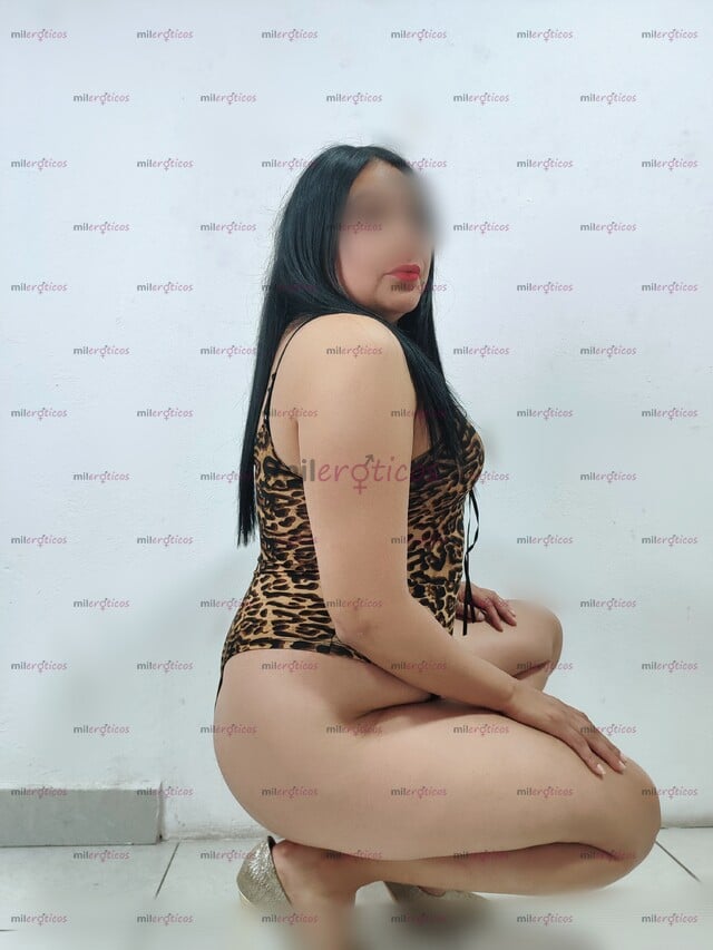 FOTOS DE BLANQUITA,BOQUITA HERMOSA Y CADERAS EXQUISITAS!!