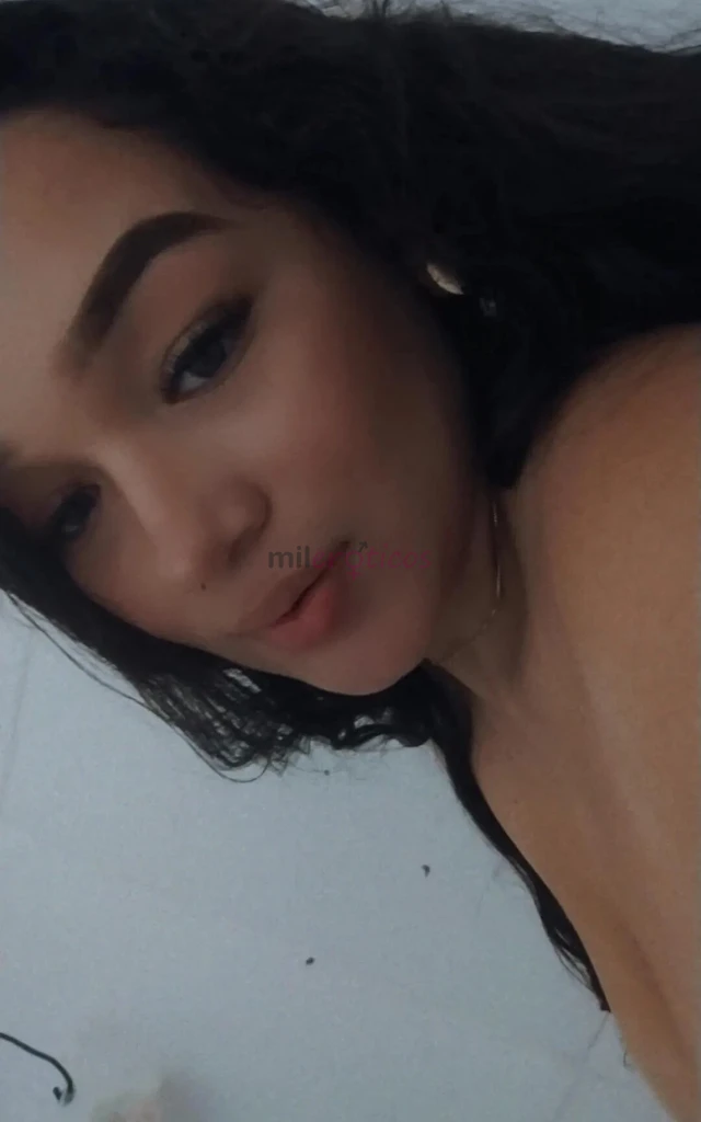 Bianca monteiro tenho 18 anos e nao tenho frescura estou sempre cheirosa sou estudante e tenho 1 52 de altura sou muito educada se o cliente precisar...