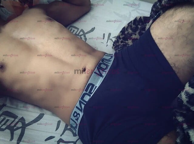 FOTOS DE ¿BUSCAS PLACER? AQUÍ ESTÁ TU JOVEN DE VERGA GRUESA PARA AYUDARTE