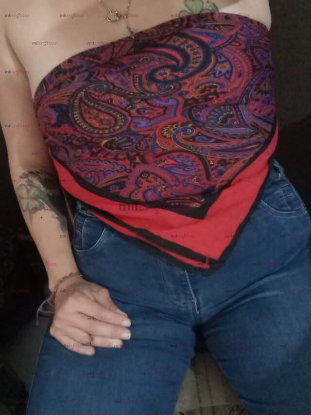 FOTOS DE MUJER DELICIOSA , ARDIENTE EN LA CAMA, SENSUAL Y MUY CACHONDA