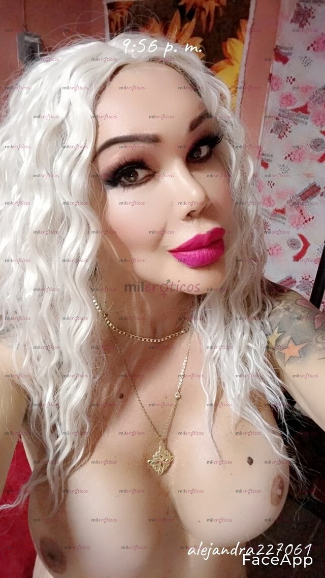 FOTOS DE SEXY VOLUPTUOSA CALIENTE CHICA TRANS PARA SATISFACERTE