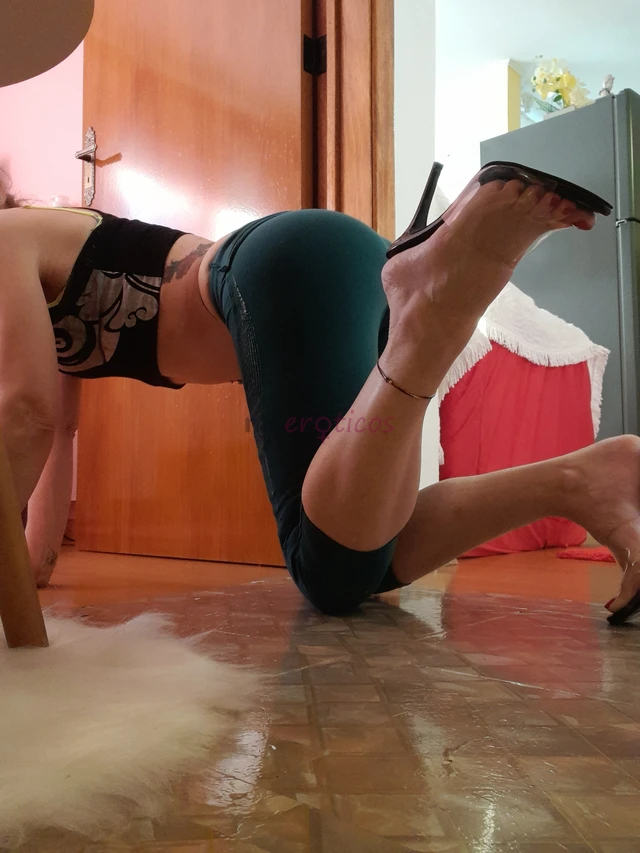 Tenho tudo q vc gosta sou puta mestra em video chamada interajo uso langerie salto alto fantasias eroticas fetiche tia mae sogra inversao especial a p...