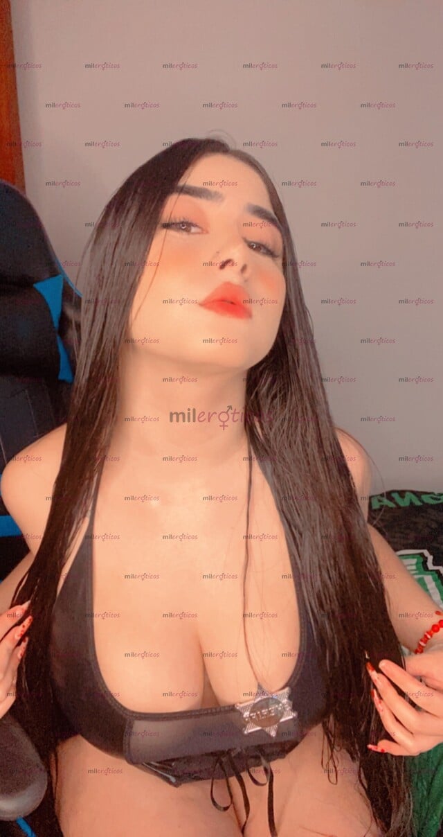 FOTOS DE VENEZOLANA, CON JUGUETES, BLANQUITA DE 20 AÑITOS