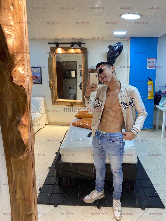 FOTOS DE CHICO MORBOSO, PERVERTIDO, ATRACTIVO CON GANAS DE PASAR UN BUEN RATO