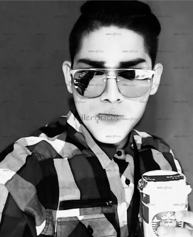 FOTOS DE JOVEN,RUBIO. DELGADO Y DISCRETO CON BUEN CUERPO