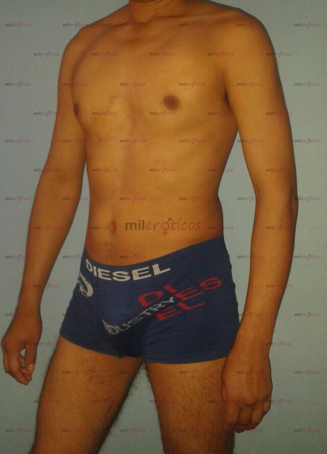 FOTOS DE NEO ACTIVO JOVEN JAROCHO CALIENTE CON UNA HERRAMIENTA DE 19 CM.